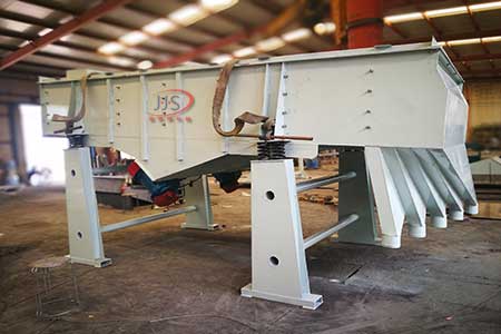 飼料篩分用哪種直線振動篩合適?