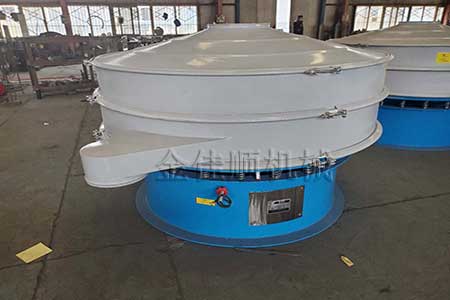 四川成都1500普通碳鋼旋振篩已經(jīng)發(fā)貨